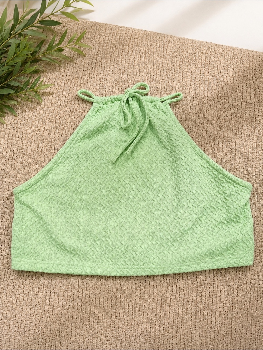 Elodie NWT Textured Halter Crop Top  Size [XL] - Picture 4 of 6